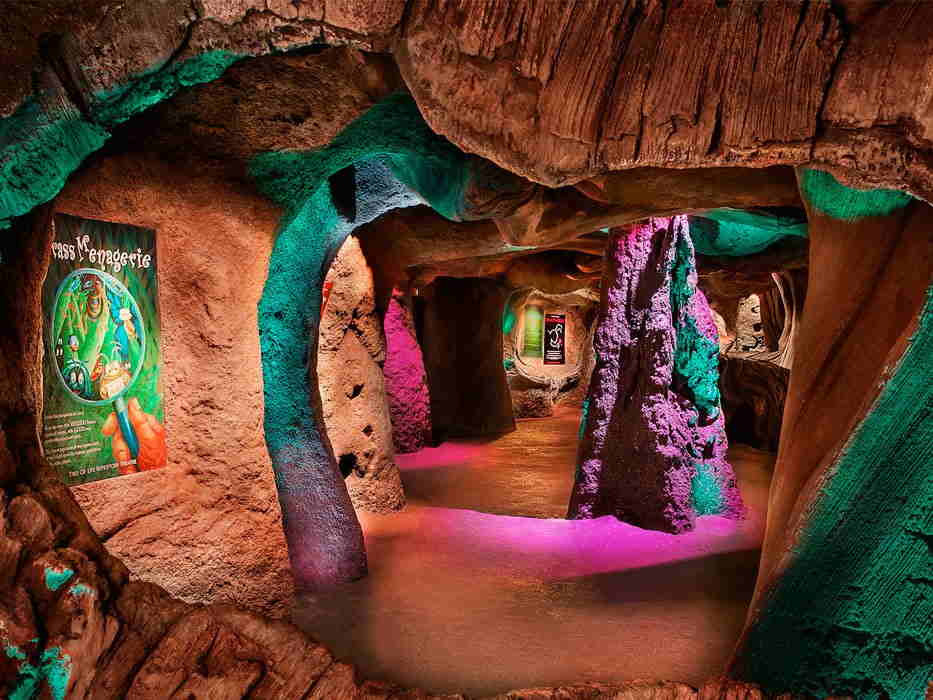 Entrada subterranea a la atracció de Bichos 3D