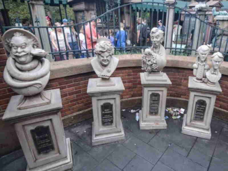 Estatuas que cantan de la mansión embrujada